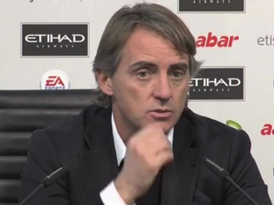 Mancini: "Non sono uno stupido, cambio Dzeko Tevez questione di centimetri.."