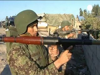 Ataque talibán contra una base militar en Jalalabad