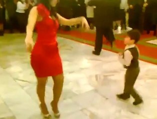 cok güzel oynuyor cocuk