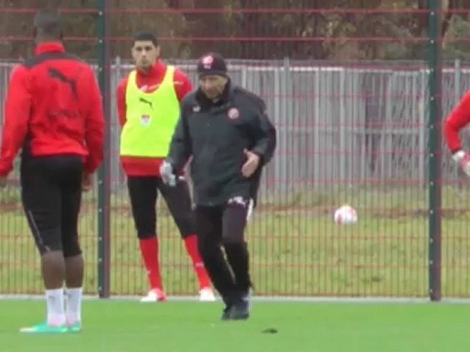 FCN Coach Hecking fällt verletzt aus