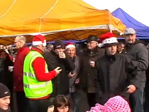 VESOUL : LE PERE NOEL SUR L'EXPOSITION DE VEHICULES NOSTALGIE 70