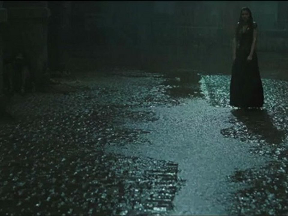 Les Miserables - In the rain pavement shines like silver