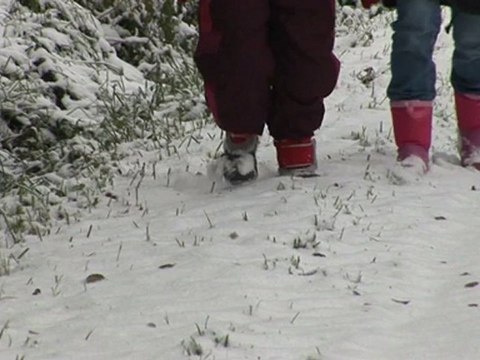 Keine Hexerei: Autofahren bei Eis und Schnee (Videografik)