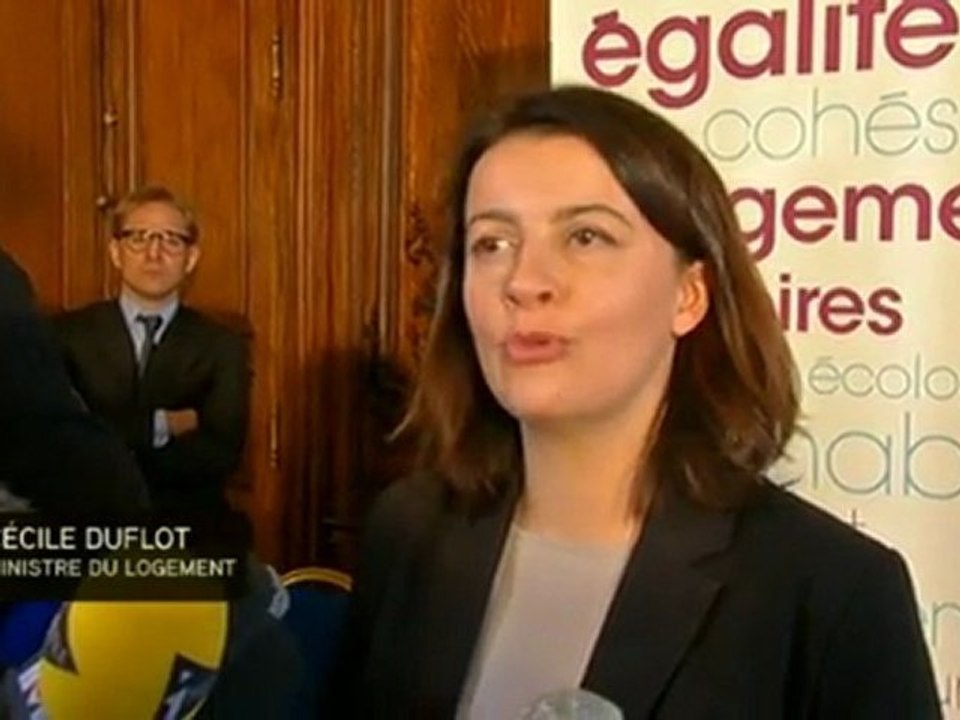 Cécile Duflot sonne les cloches de l'Eglise