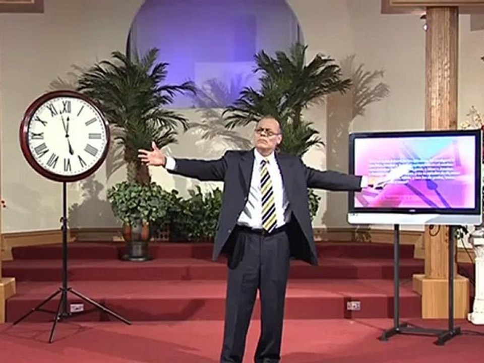 PELIGRO A MEDIANOCHE.  1. DR. FELIX CORTÉS ANTONIO