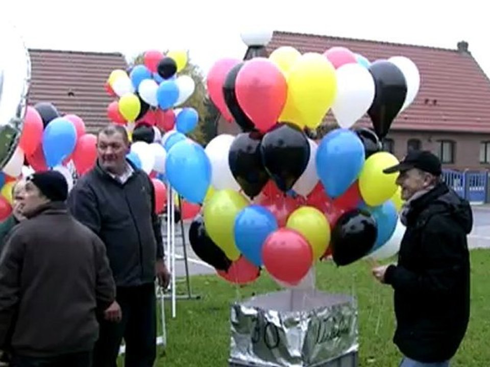 Un lâcher de ballons pour un anniversaire