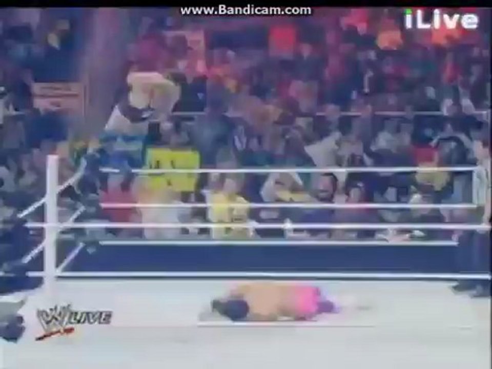 HD WWE RAW 12/3/12 - Damian Sandow vs. Santino Marella [HD]