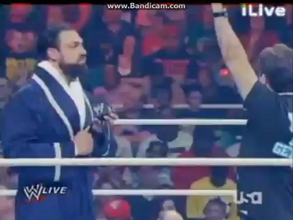 HD WWE RAW 12/3/12 - Damien Sandow tries to find an apprentice [HD]