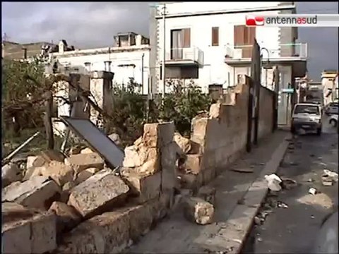 TG 28.11.12 Tromba d'aria nel Tarantino, Statte in ginocchio