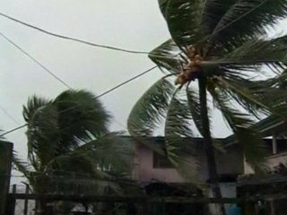 Typhoon rips through Philippines