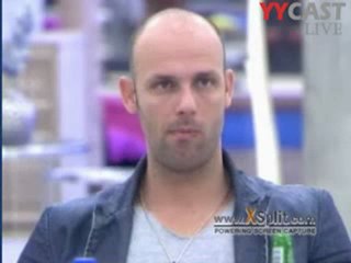 Игра с ластици и спор в къщата