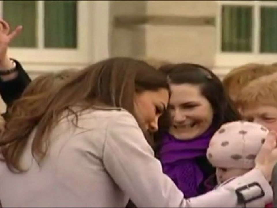 Amiir William iyo Kate Middleton oo rajeynaya cunugoodii u horeeyay.