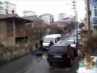 Arka Sokaklar Dizisinde Gerçekçi Kaza Sahnesini Abartıp Gerçekten Adama Arabayla Çarpmak