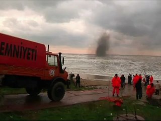 Three dead after freighter sinks in Istanbul storm