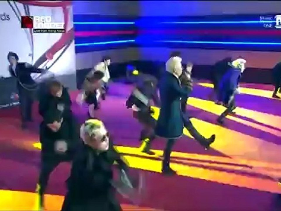 121130 MAMA 2012 - Red Carpet - Block B cut