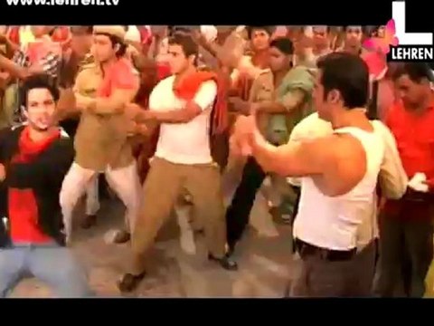 Salmans Crew Grooves On Dabangg Song