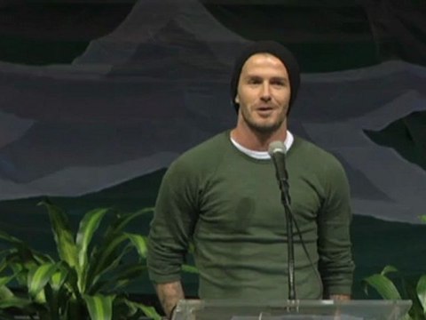 Emotional Beckham bids Galaxy farewell