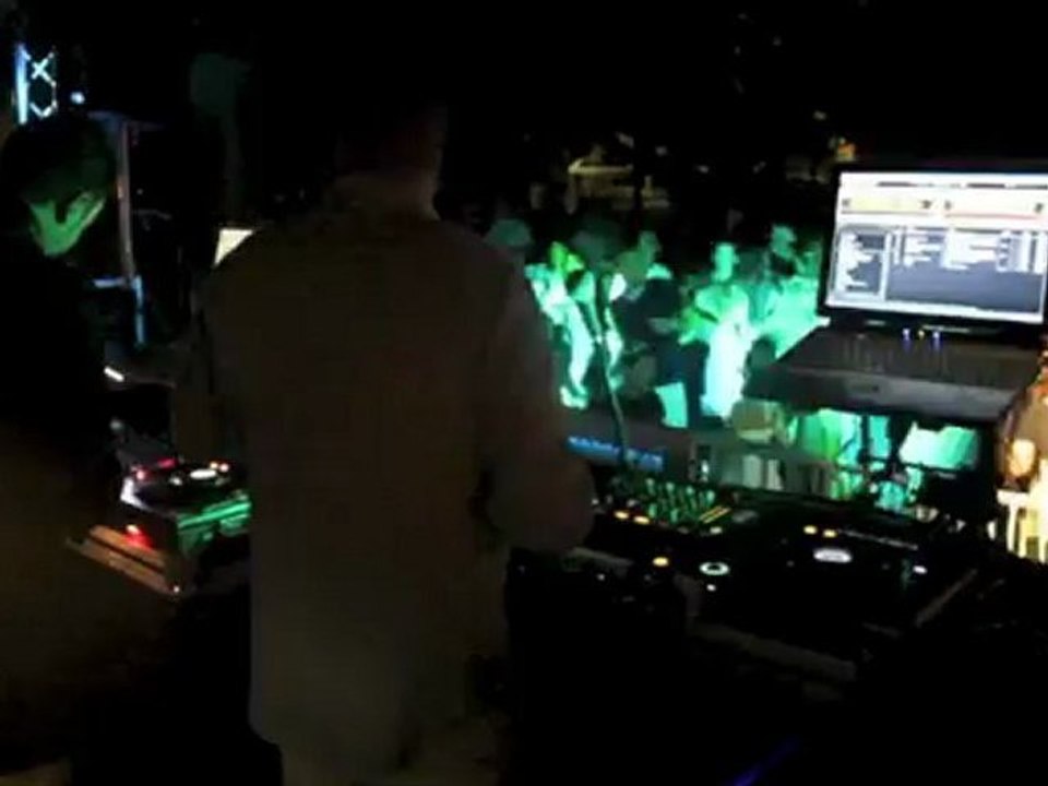 animation djproconcept sur le var (Paca)battle dj avec 2 cabines 4 platines