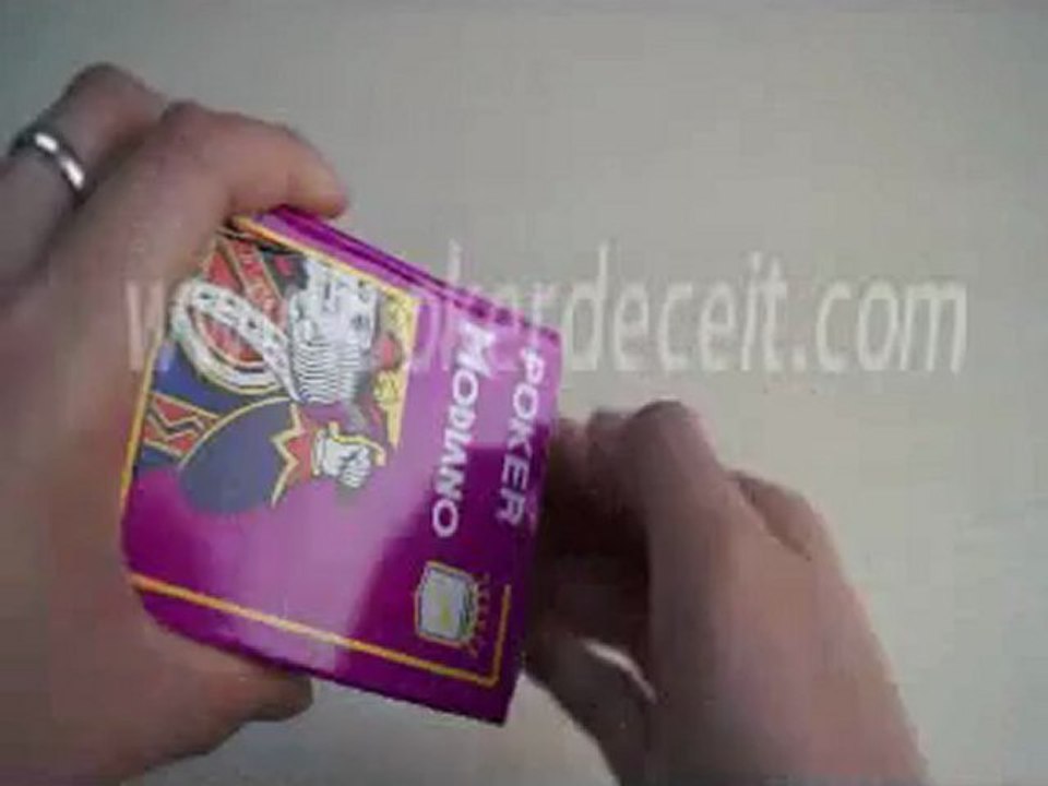 LUMINOUS-MARKED-CARDS-Modiano-Cristallo-purple-pokerdeceit