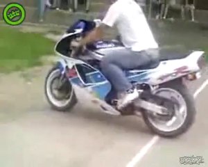 Motoru Kontrol Edemeyince Ağaca Çarpan Adam