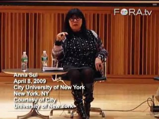 Who Inspired Anna Sui to Become a Fashion Designer?