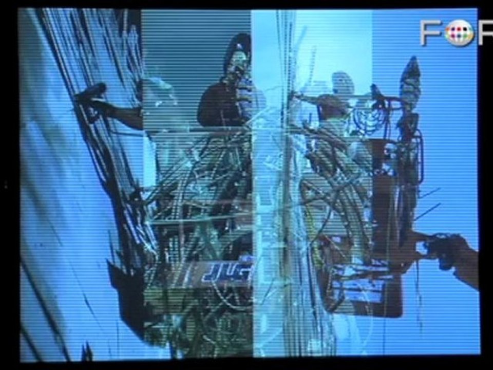 How Many Volunteers Can Create One Piece of Big Art?