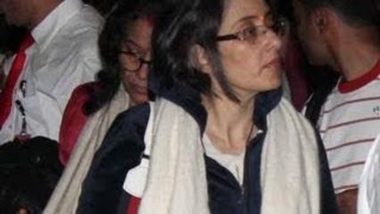 Unwell Manisha Koirala SPOTTED at Mumbai airport