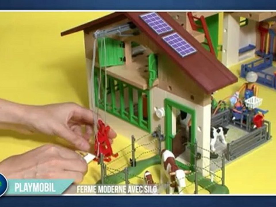 Ferme moderne avec silo