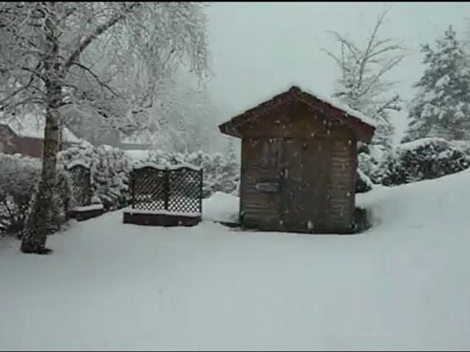 Il  neige à Saulxures sur Moselotte ce 5 décembre 2012