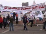 Egyptian protesters set up camp outside presidential palace