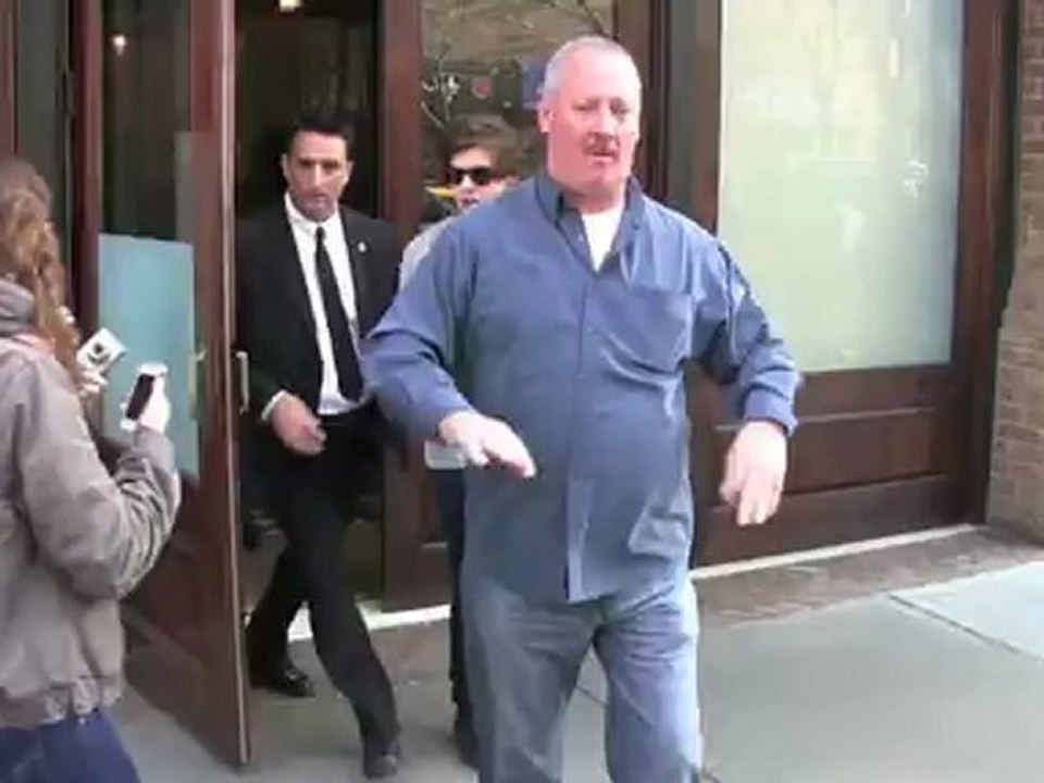 Harry Styles findet BH