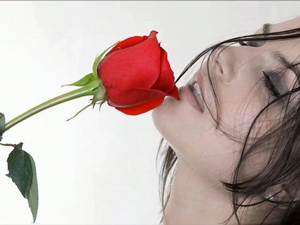 ADNAN ŞENSES /// HİÇ BİR KADIN /// WwW.SeSLiCHaD.CoM  seslisohbet /// seslichat /// kameralıchat /// seviyelisohbet
