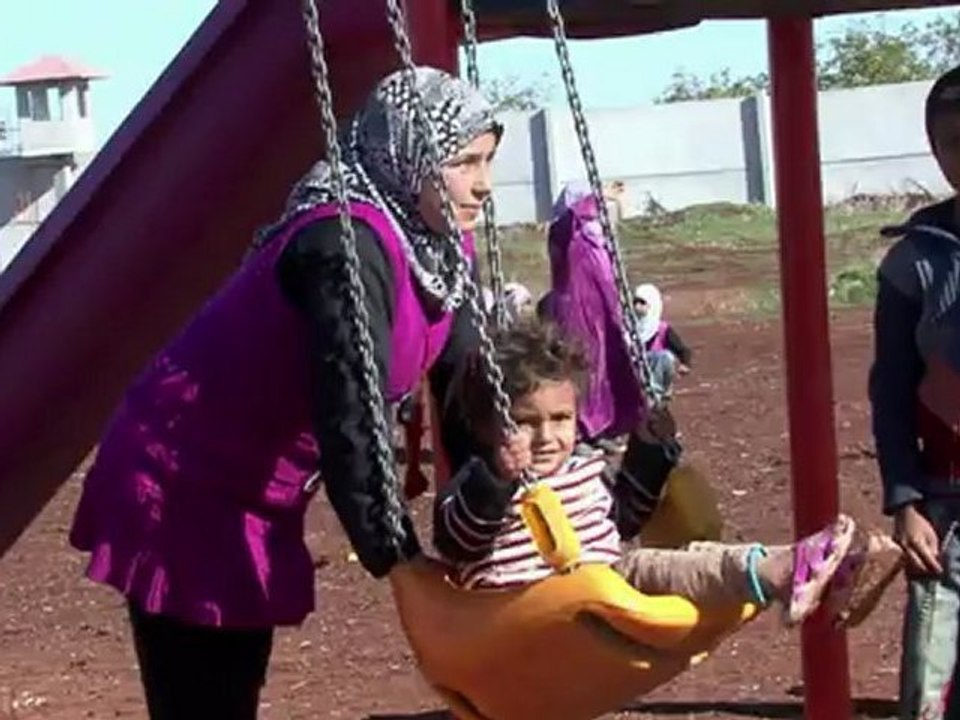 Displaced Syrians brace themselves for the winter