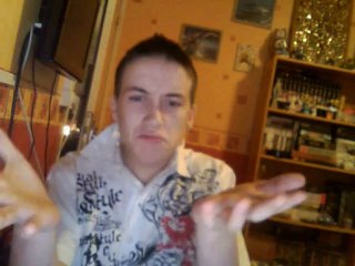 Cratosdu57 et Hitler Gangnam style