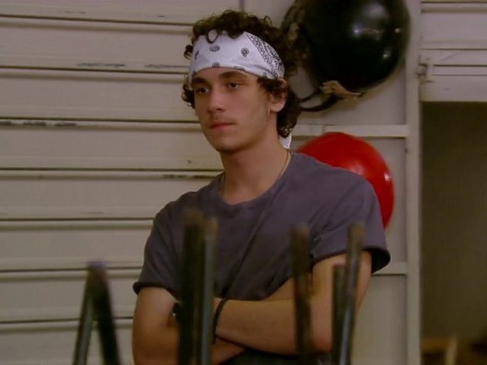 Dinho vê Lia com Gil