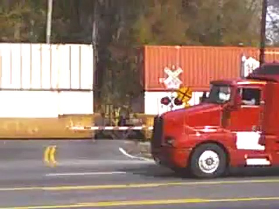 Norfolk Southern stack train east through Mableton Ga. (2)