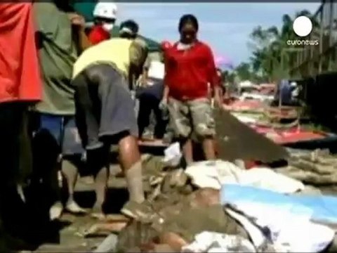 Filippine. Tifone Bopha: 325 morti, ancora centinaia i...