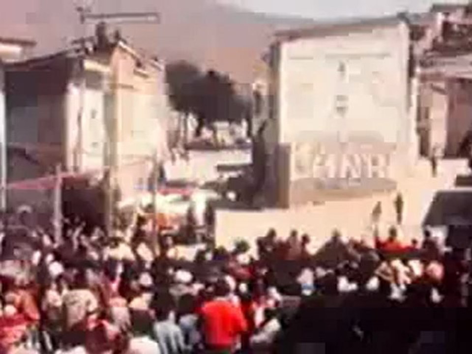 EL GRINGO  (El Gringo Bandolero) Gilbert FAVRE (Quena),Ernesto CAVOUR(charango) Roger SORUCO (Guitare)