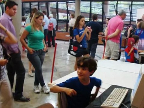 Projetos de robótica com sucata 2012 - Colégio Santa Maria