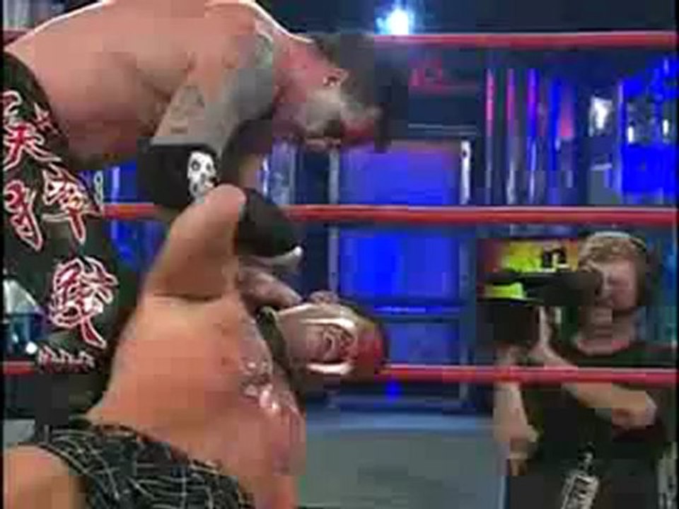 Raven vs Vampiro Hangmans Horror Dog Collar Match