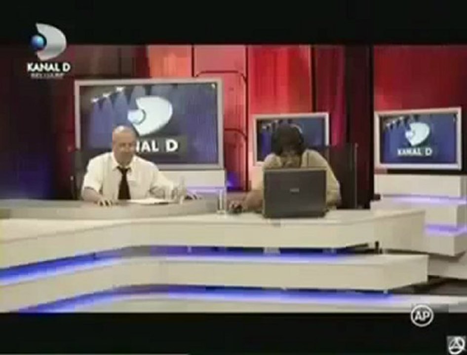 Vacanta Mare  - Un hacker la stiri