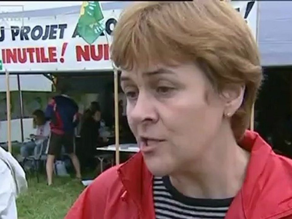 Dominique Voynet à la manifestation "Fresque humaine" Notre Dame des Landes