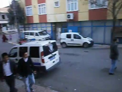 Asılsız İntihar İhbarı Polis Ve Sağlık Ekiplerini Alarma Geçirdi