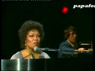 Roberta Flack - kelling me sofly with his song 1977