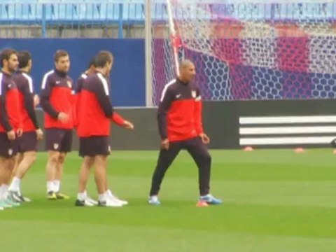 Emre nei guai: rischia 2 anni per insulti razzisti