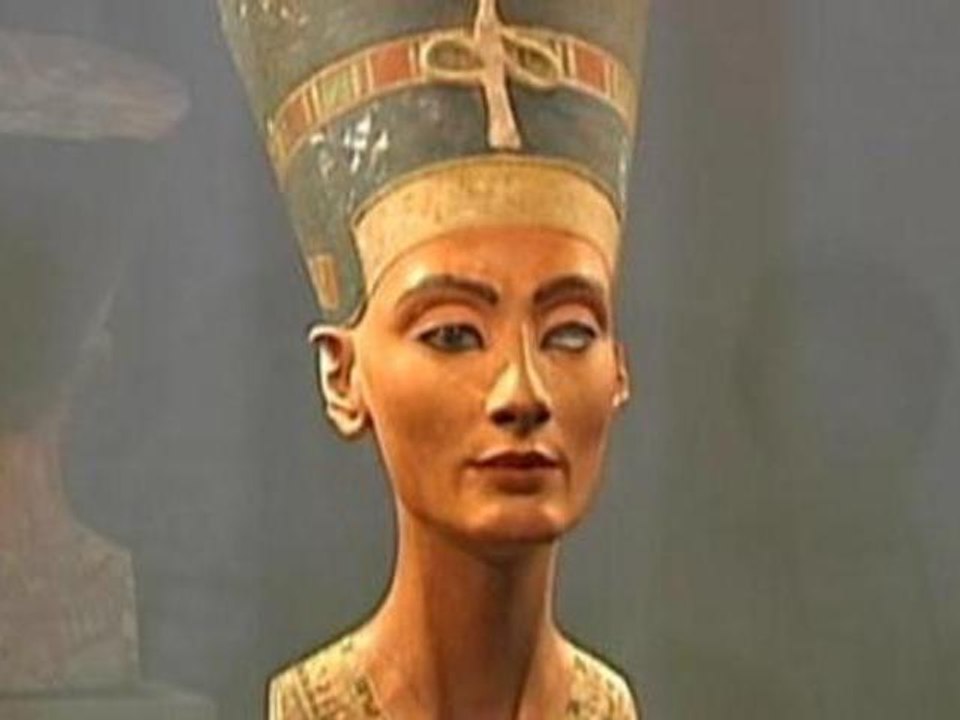 'Tea with Nefertiti' breaks new ground for Arab art world