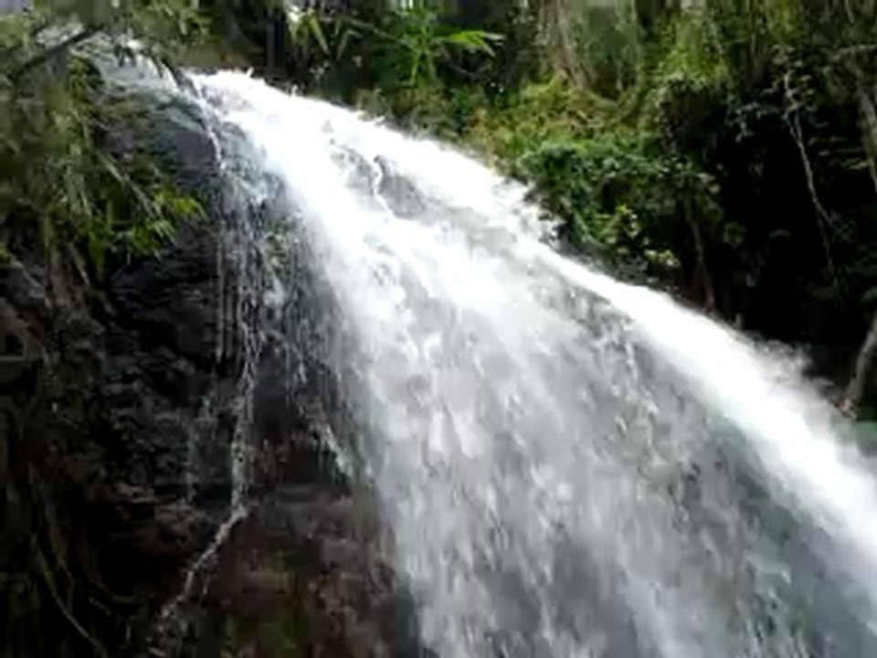 Saikhu Waterfall 04