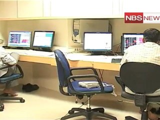 Sensex fluctuates on caution ahead of FDI voting