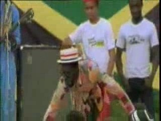 DENNIS BROWN _ LIVE  1978