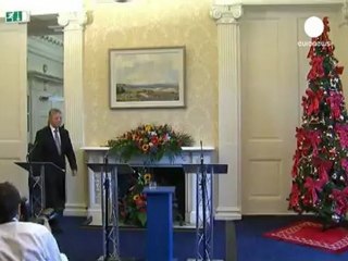 Hillary Clinton visita Belfast en un momento de gran...